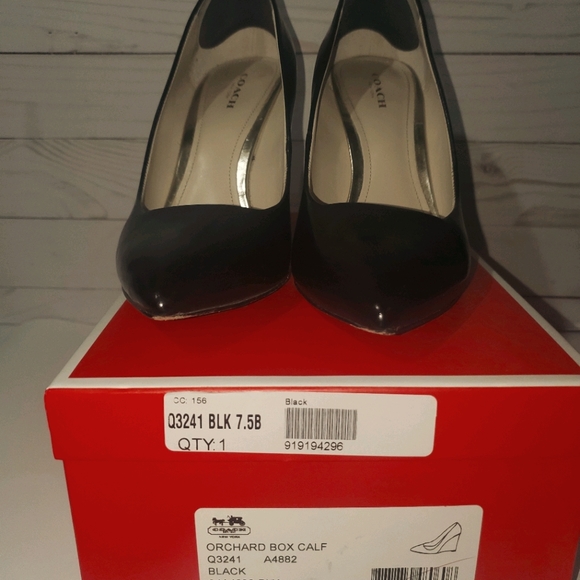 Coach - Picture 2 of 3